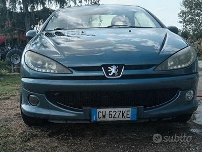 Usata Peugeot 206 109 CV (80 kW) 2005 Grigio Cabrio