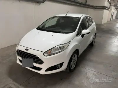Usata Ford Fiesta 95 CV (69 kW) 2016 Bianco Utilitaria