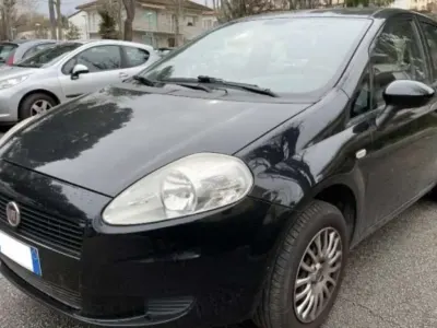 Usata Fiat Grande Punto Dynamic 77 CV (56 kW) 2008 Nero Utilitaria
