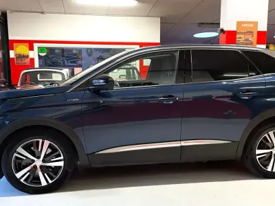 Usata Peugeot 3008 Allure 224 CV (164 kW) 2022 Blu/azzurro SUV