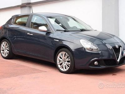 Usata Alfa Romeo Giulietta Super 120 CV (88 kW) 2017 Giallo Utilitaria