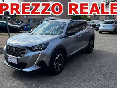Usata Peugeot 2008 Allure 131 CV (96 kW) 2023 Grigio SUV