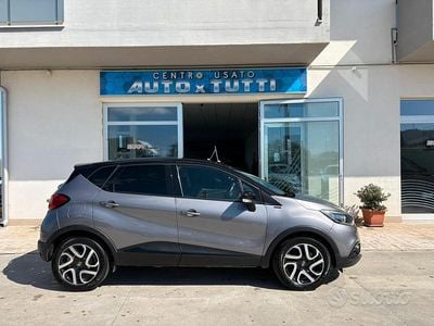 Usata Renault Captur 90 CV (66 kW) 2016 Grigio SUV