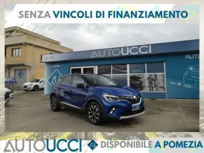 Usata Renault Captur Techno 91 CV (66 kW) 2024 Blu iron tetto black SUV