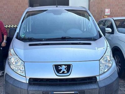 Usata Peugeot TePee 136 CV (100 kW) 2010 Grigio Monovolume