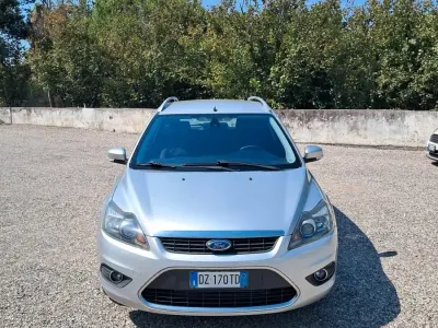 Usata Ford Focus Titanium 109 CV (80 kW) 2010 Argento Station wagon