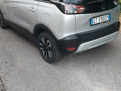 Usata Opel Crossland Elegance 110 CV (80 kW) 2024 Grigio SUV