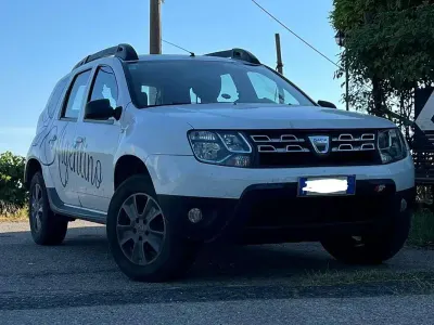 Usata Dacia Duster Lauréate 109 CV (80 kW) 2016 Bianco SUV