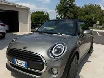 Usata Mini Cooper D Cabriolet 111 CV (81 kW) 2019 Oro Cabrio