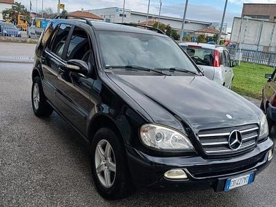 Usata Mercedes ML270 163 CV (119 kW) 2003 Nero SUV