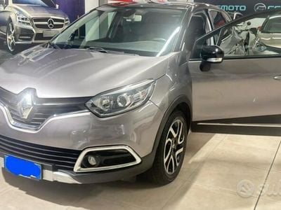 Usata Renault Captur 110 CV (80 kW) 2016 Grigio SUV