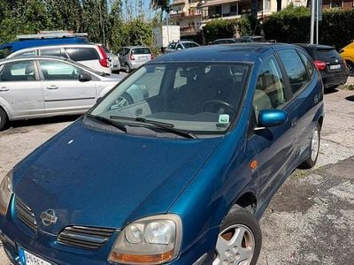 Usata Nissan Almera Tino 2001 Blu Monovolume