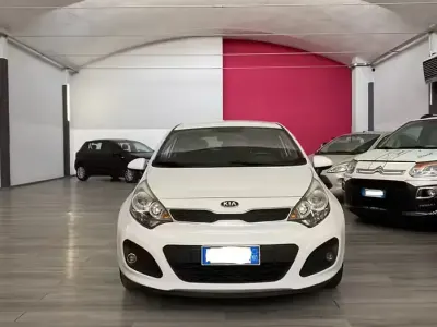 Usata Kia Rio EX 75 CV (55 kW) 2012 Bianco Utilitaria