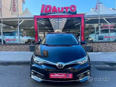 Usata Toyota Auris Lounge 112 CV (82 kW) 2015 Nero Berlina