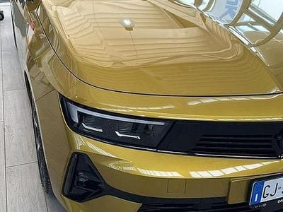 Usata Opel Astra Ultimate 131 CV (96 kW) 2022 Oro Berlina