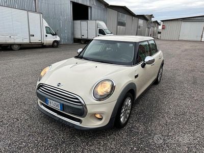 Usata Mini ONE 102 CV (75 kW) 2016 Bianco Utilitaria