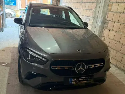 Usata Mercedes GLA180 Advanced Plus 116 CV (85 kW) 2024 Grigio SUV
