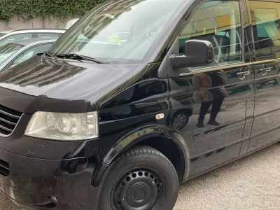 Usata VW Multivan 174 CV (127 kW) 2008 Nero Monovolume
