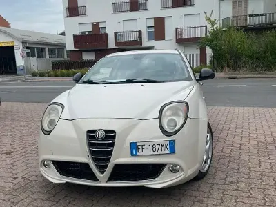 Usata Alfa Romeo MiTo 105 CV (77 kW) 2010 Beige Utilitaria
