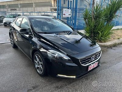 Usata Volvo V40 Ocean Race 115 CV (84 kW) 2015 Nero Station wagon
