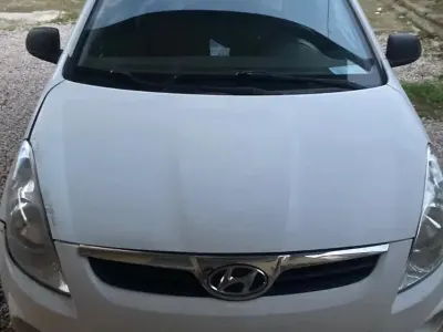 Usata Hyundai i20 78 CV (57 kW) 2011 Bianco Utilitaria
