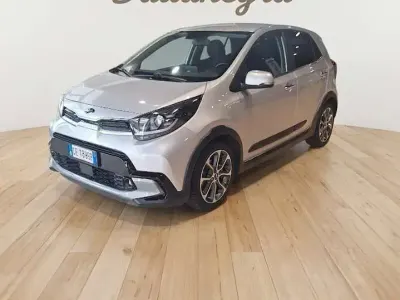 Usata Kia Picanto X-Line 99 CV (72 kW) 2021 Argento Utilitaria
