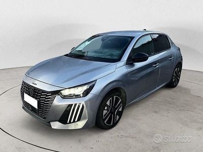 Usata Peugeot 208 Allure 101 CV (74 kW) 2025 Grigio Utilitaria