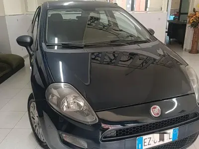 Begagnad Fiat Punto Young 77 HK (56 kW) 2015 Blå Halvkombi