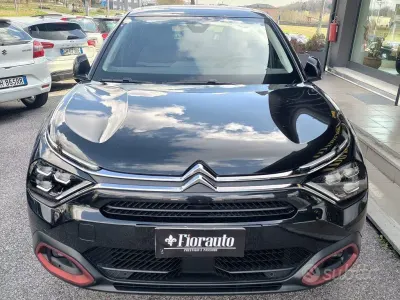 Käytetty Citroën C4 PureTech 131 HP (96 kW) 2021 Musta Sedan