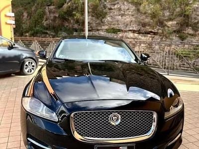 Usata Jaguar XJ Premium Luxury 275 CV (202 kW) 2010 Nero Berlina