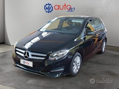 Begagnad Mercedes B200 Premium 136 HK (100 kW) 2019 Svart Minibuss