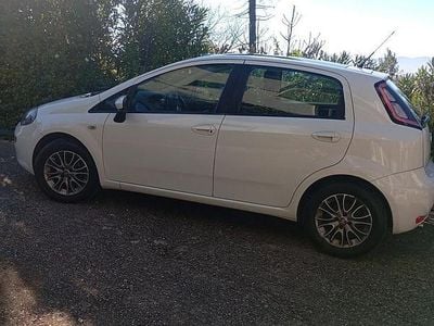 Usata Fiat Grande Punto 75 CV (55 kW) 2013 Bianco Utilitaria