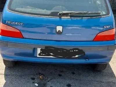 Usata Peugeot 106 60 CV (44 kW) 1997 Bluazzurro Utilitaria