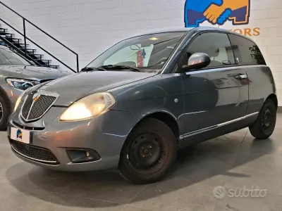 Usata Lancia Ypsilon 77 CV (56 kW) 2010 Grigio Utilitaria