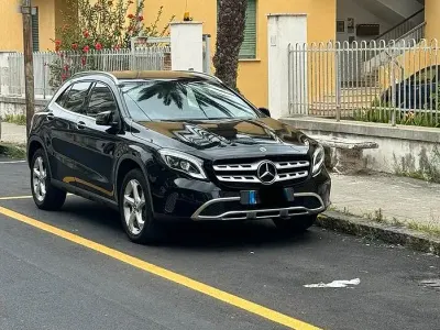 Usata Mercedes GLA200 136 CV (100 kW) 2018 Nero SUV