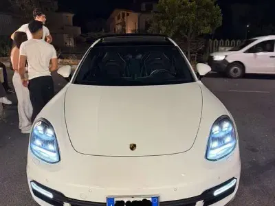 Usata Porsche Panamera 4 E-Hybrid 330 CV (242 kW) 2019 Bianco Utilitaria