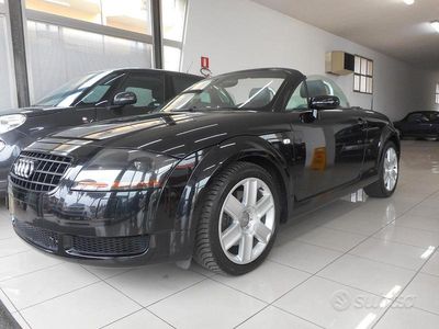 Usata Audi TT Roadster 179 CV (131 kW) 2005 Nero Cabrio