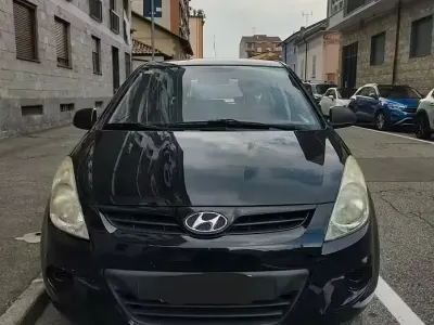 Usata Hyundai i20 85 CV (62 kW) 2012 Nero Utilitaria