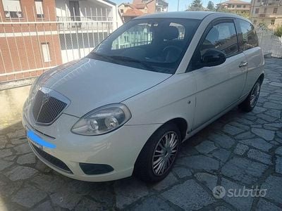 Usata Lancia Ypsilon 69 CV (50 kW) 2011 Bianco Utilitaria