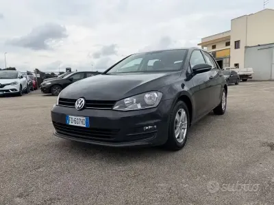 Używany VW Golf VII 90 KM (66 kW) 2016 Szary Sedan/Limuzyna
