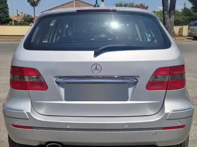 Usata Mercedes B180 109 CV (80 kW) 2008 Grigio Monovolume