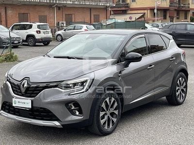 Usata Renault Captur Techno 160 CV (117 kW) 2023 Grigio SUV