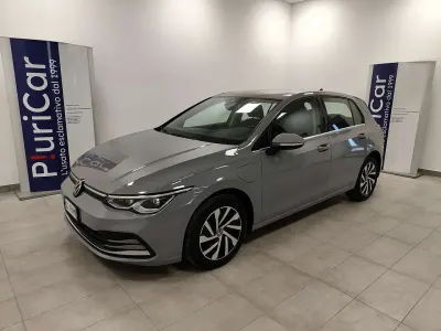 Usado VW Golf VIII Style 150 HP (110 kW) 2022 Cinzento Sedan