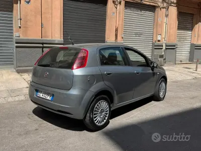 Usata Fiat Grande Punto 75 CV (55 kW) 2009 Grigio Utilitaria
