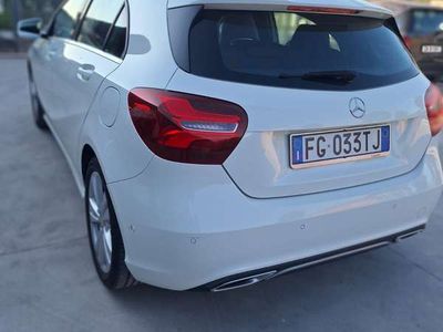 Usata Mercedes A180 Business 122 CV (89 kW) 2017 Bianco Berlina