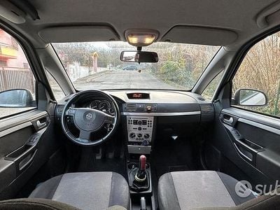 Usata Opel Meriva 90 CV (66 kW) 2005 Grigio Monovolume