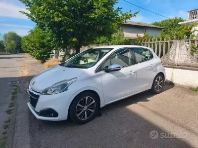 Usata Peugeot 208 100 CV (73 kW) 2016 Bianco Utilitaria