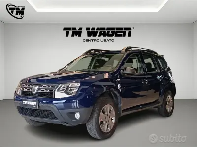 Usata Dacia Duster Lauréate 109 CV (80 kW) 2015 Blu metallizzato SUV