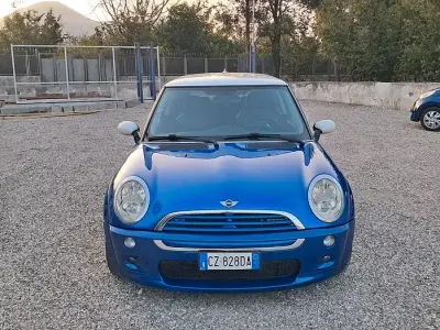 Usata Mini Cooper D 88 CV (64 kW) 2006 Bluazzurro Utilitaria
