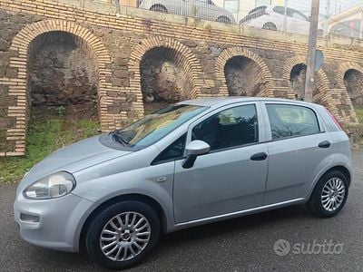 Grigio Usata 2016 Fiat Punto Lounge Berlina | 4400 € (Ottimo prezzo)